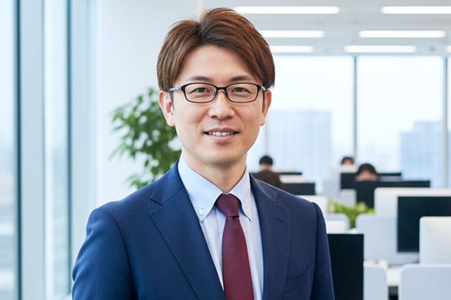 M&A戦略支援の提案資料を確認するコンサルタント